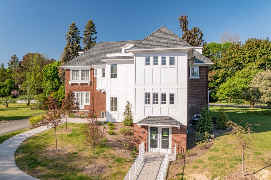 More Photos Of 2300 East Ave, Brighton Office For Lease