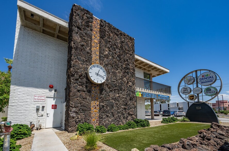 More Photos Of 1934 E Camelback Rd, Phoenix Storefront Retail Office For Lease