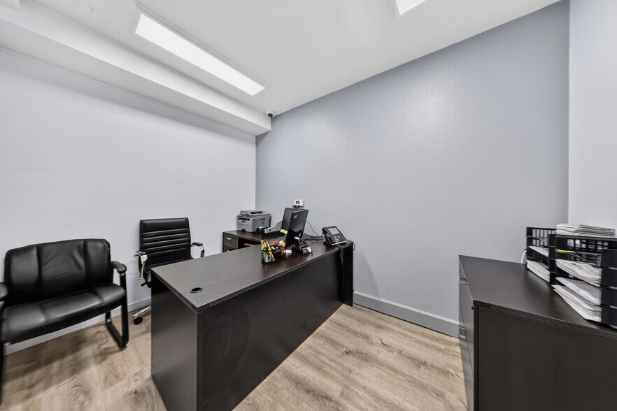 More Photos Of 20847 Sherman Way, Canoga Park Office For Sale