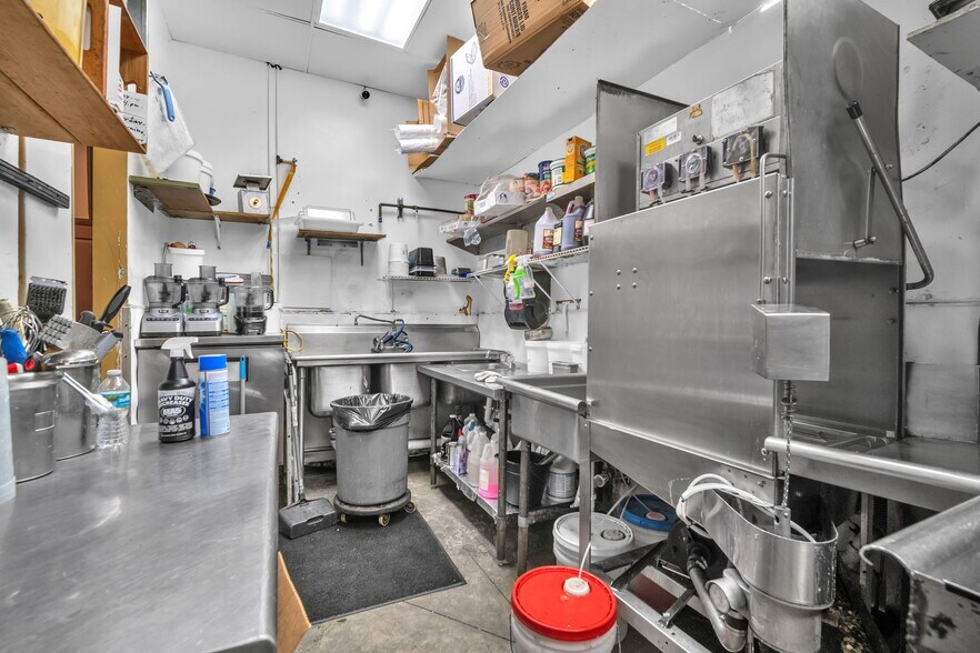 More Photos Of 2535-2555 E Atlantic Blvd, Pompano Beach Storefront For Sale