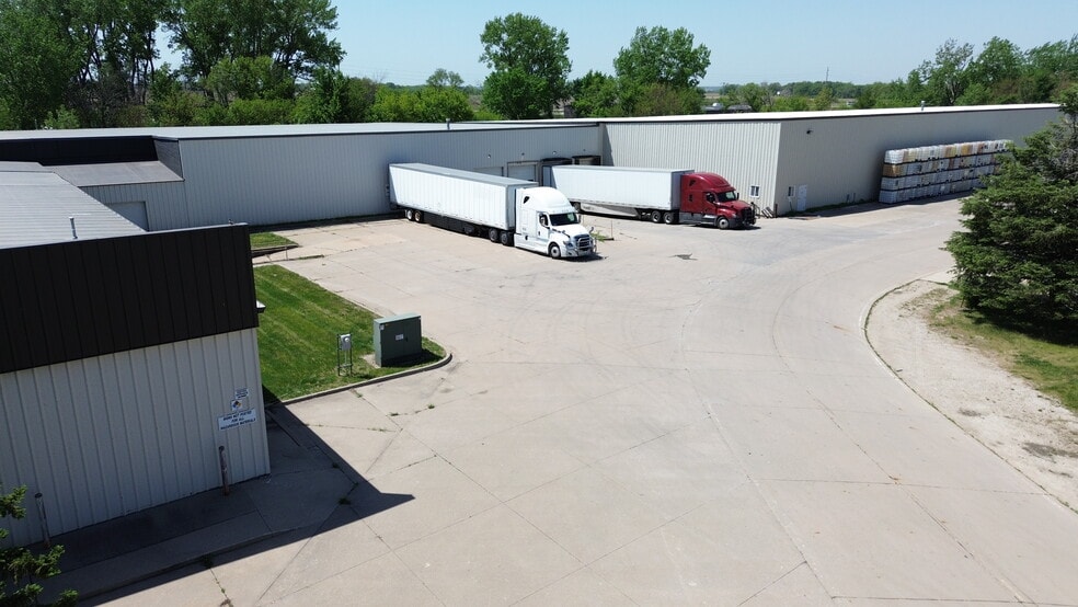 More Photos Of 26378 289th Pl, Adel Manufacturing For Sale