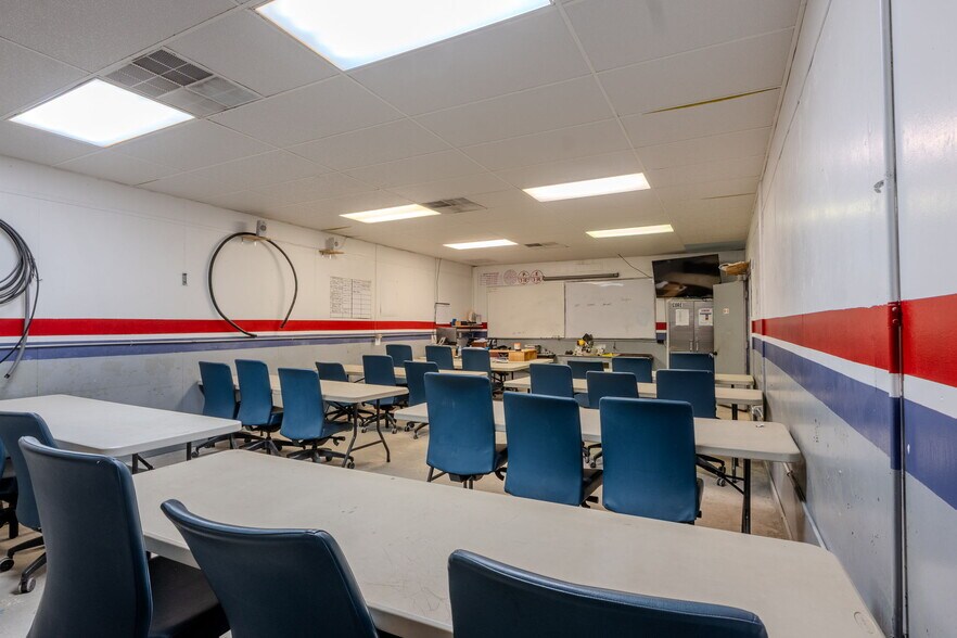 More Photos Of 222 Walcot Rd, Westlake Warehouse For Sale