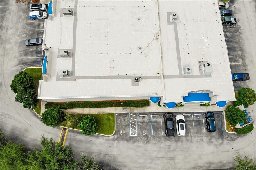 More Photos Of 2830 W State Road 84, Fort Lauderdale Flex For Sale