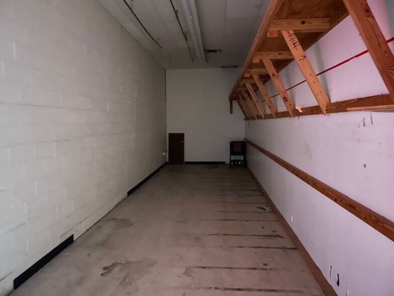 More Photos Of 114 US Highway 13 Byp, Windsor General Retail For Lease