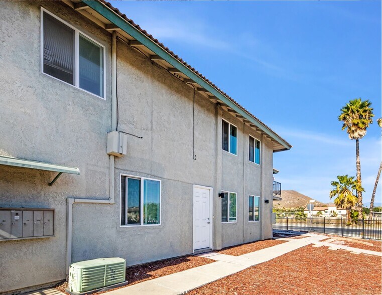 More Photos Of 5748 Tilton Ave, Jurupa Valley Apartments For Sale