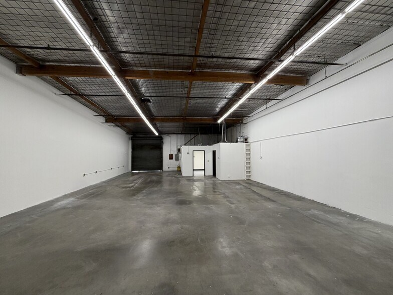 More Photos Of 380 W Martin Luther King Blvd, Los Angeles Warehouse For Lease