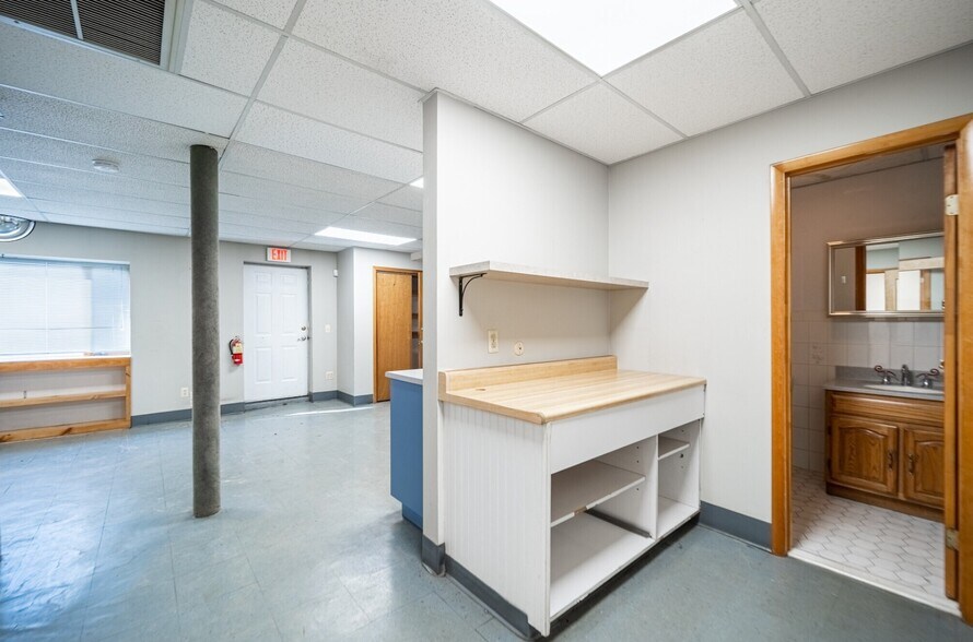 More Photos Of 324 Ringwood Ave, Pompton Lakes Light Manufacturing For Lease