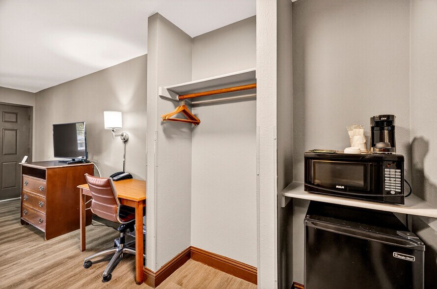 More Photos Of 725 Broadway St, Chico Hotel For Sale