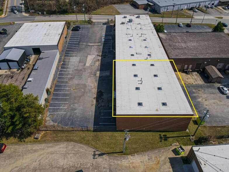 More Photos Of 902 Norwalk St, Greensboro Warehouse For Lease