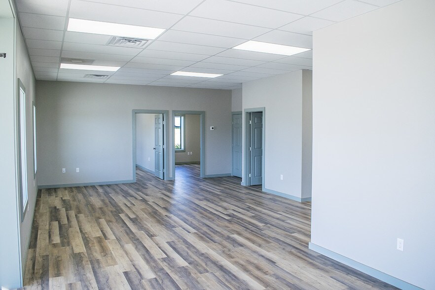 More Photos Of 9316 FM 1585, Wolfforth Warehouse For Lease