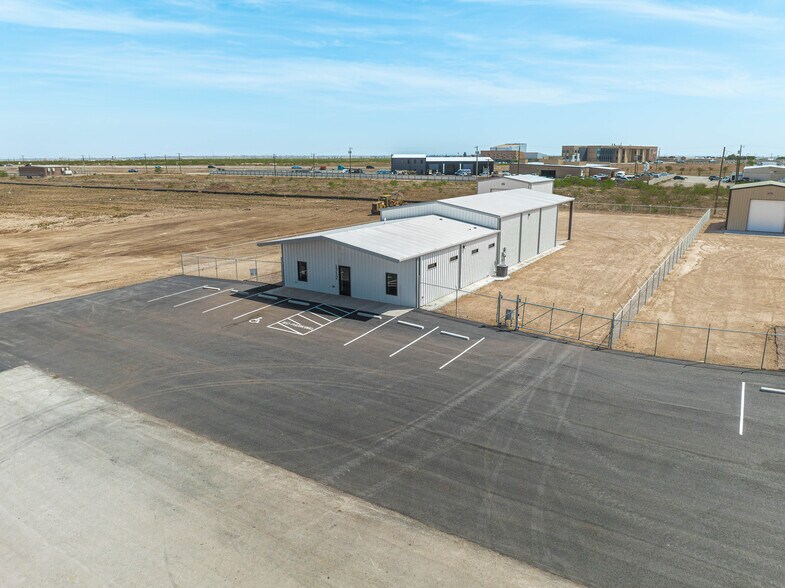 More Photos Of 1712 FM 1788, Midland Warehouse For Lease