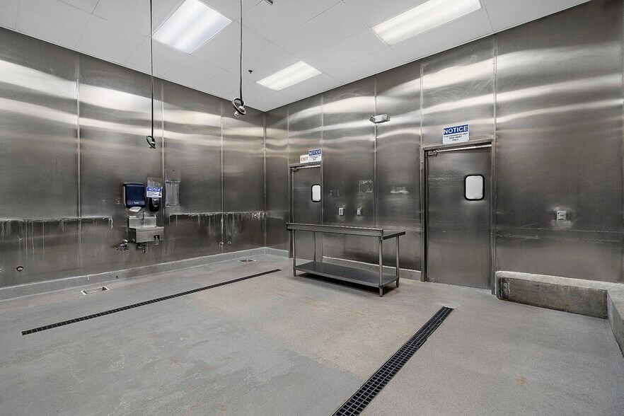 More Photos Of 333 N Euclid Way, Anaheim Food Processing For Lease