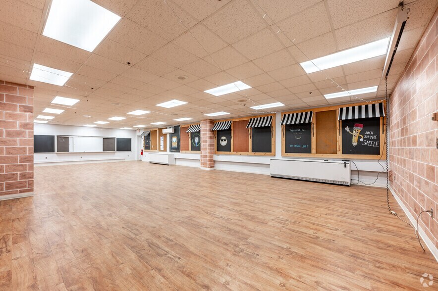 More Photos Of 4201 W Morris St, Indianapolis Service For Lease