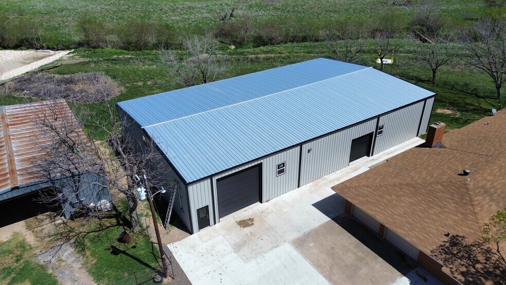 More Photos Of 10025 Farm to Market 1660, Hutto Warehouse For Lease
