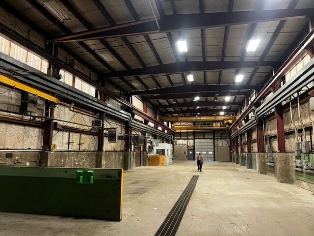 More Photos Of 35-39 Ontario st, Cohoes Showroom For Sale