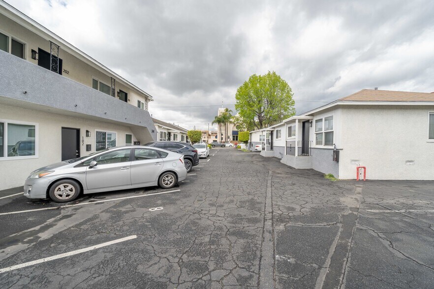 More Photos Of 240-260 E Providencia Ave, Burbank Apartments For Sale