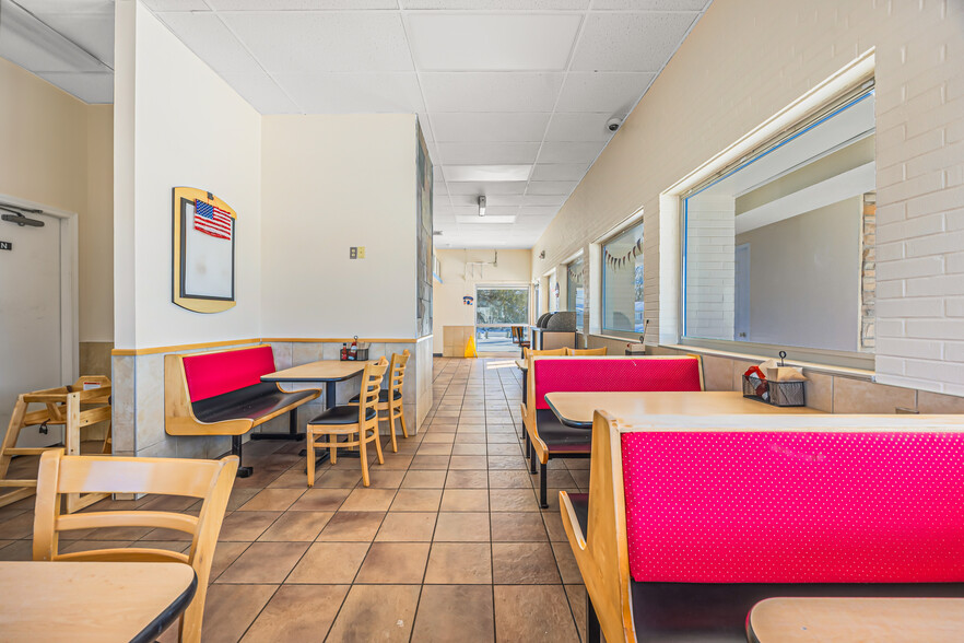 More Photos Of 1535 Memorial Dr, Chicopee Restaurant For Sale