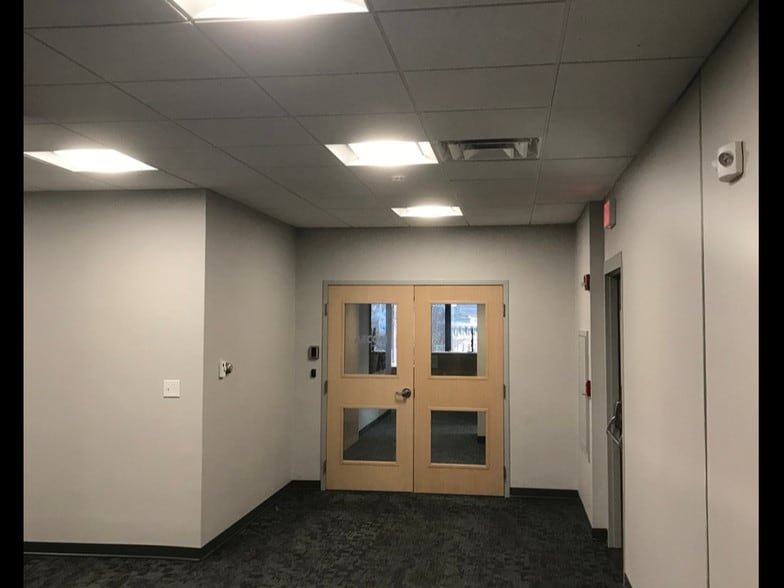 More Photos Of 10 Orms St, Providence Office For Lease