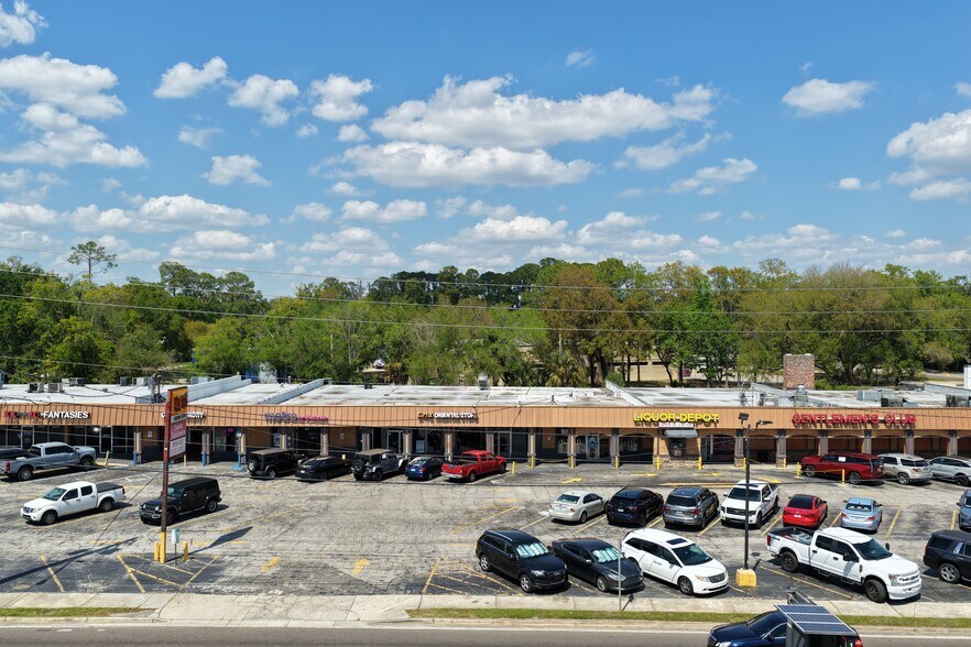 More Photos Of 3631 Emerson St, Jacksonville Storefront For Lease