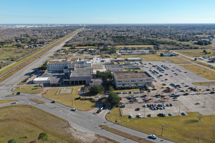 More Photos Of 7228 Medical Center Dr, Texas City Medical For Sale
