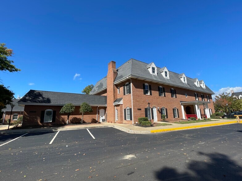 More Photos Of 11355 Pembrooke Sq, Waldorf Medical For Sale