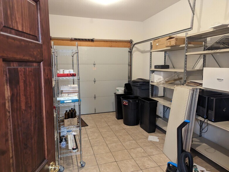 More Photos Of 452 W Arrow St, Marshall Restaurant For Lease