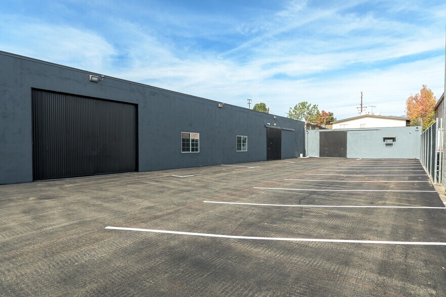 More Photos Of 319 Agostino Rd, San Gabriel Manufacturing For Lease