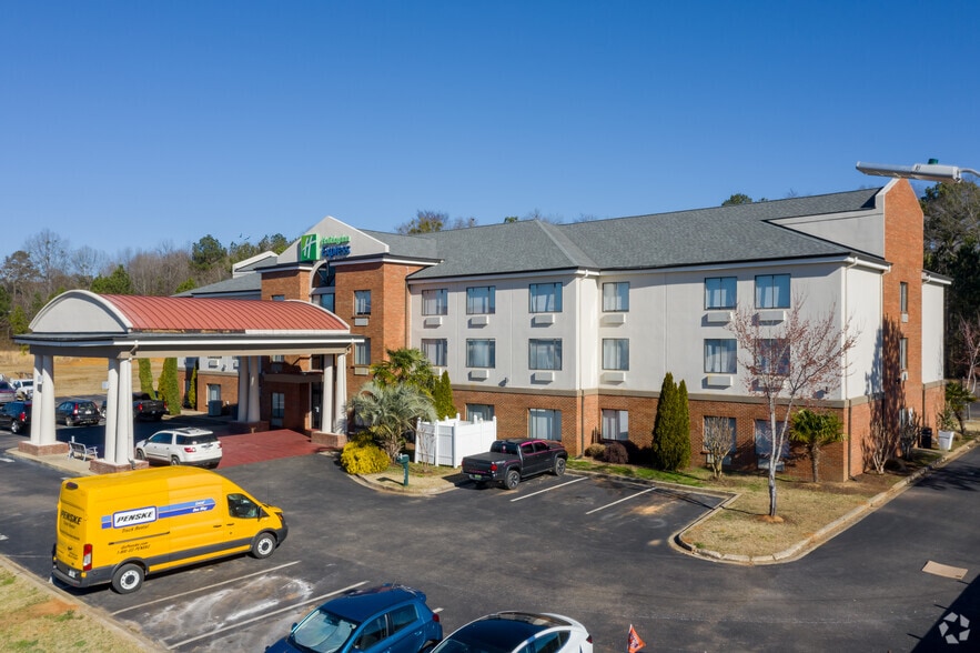 More Photos Of 40743 Us-280, Sylacauga Hotel For Sale