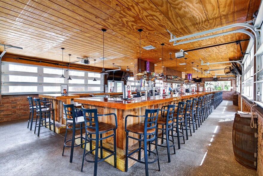 More Photos Of 765 3rd Ave, Welaka Restaurant For Sale