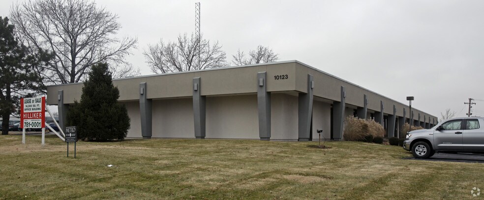 Primary Photo Of 10123 Corporate Square Dr, Creve Coeur Office For Sale