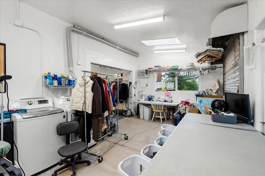 More Photos Of 297 S Main St, Cottonwood Storefront Retail Office For Sale