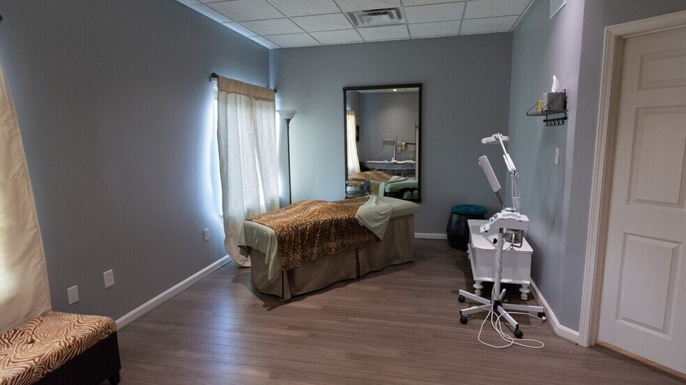 More Photos Of 1031 Wellington Way, Lexington Medical For Sale