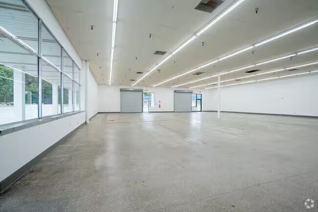 More Photos Of 1951-1955 Canton Rd, Marietta Warehouse For Lease