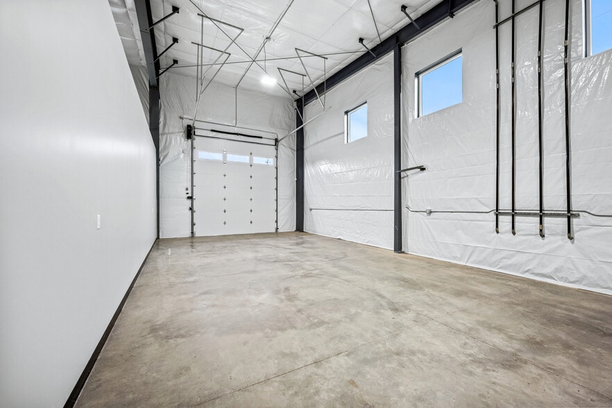 More Photos Of 5210 Seltice Way, Post Falls Industrial For Lease