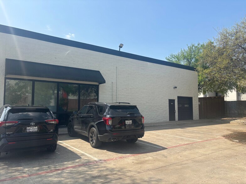 More Photos Of 3300-3350 S Watson Rd, Arlington Unknown For Lease