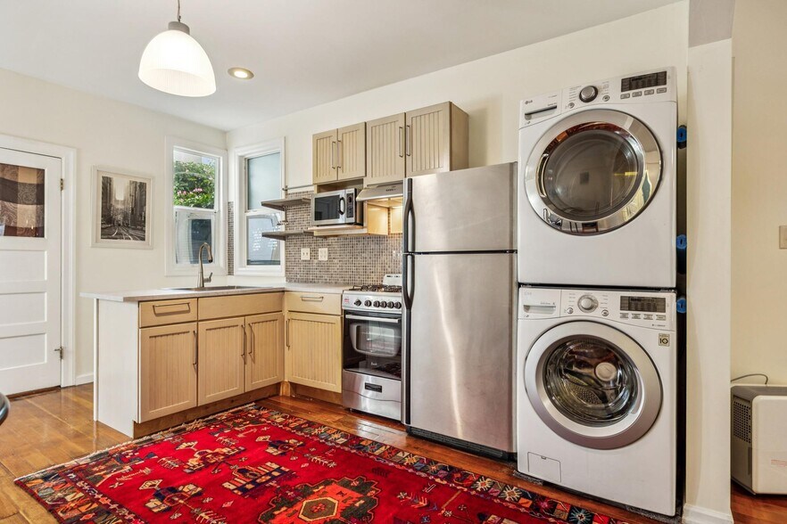 More Photos Of 356 24th St, Oakland Freestanding For Sale