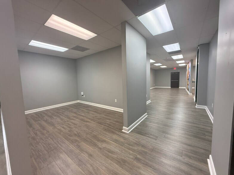 More Photos Of 4802 S Sam Houston Pky, Houston Unknown For Lease
