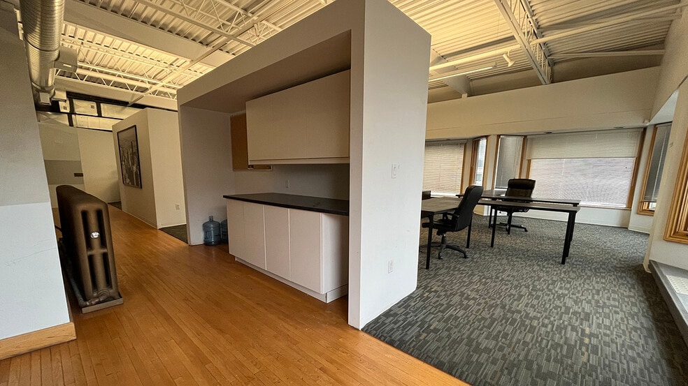 More Photos Of 63 Albert St, Winnipeg Office For Sale
