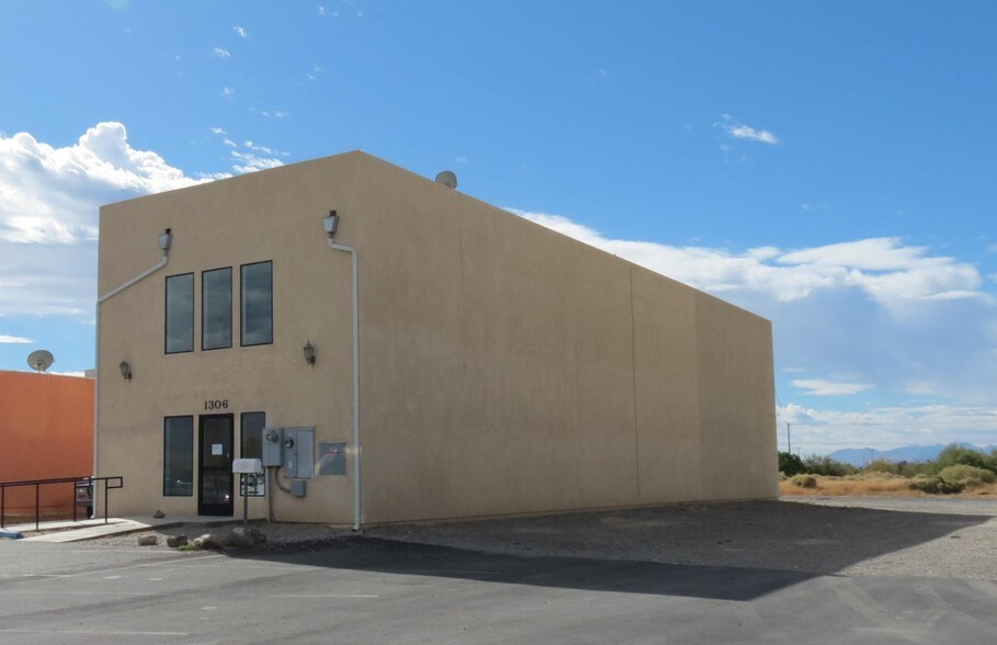 Primary Photo Of 1306 E Calvada Blvd, Pahrump Office Residential For Lease