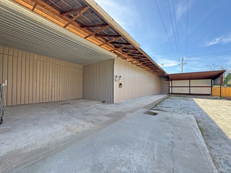 More Photos Of 103 Railroad Avenue SW, Brunson Industrial For Sale