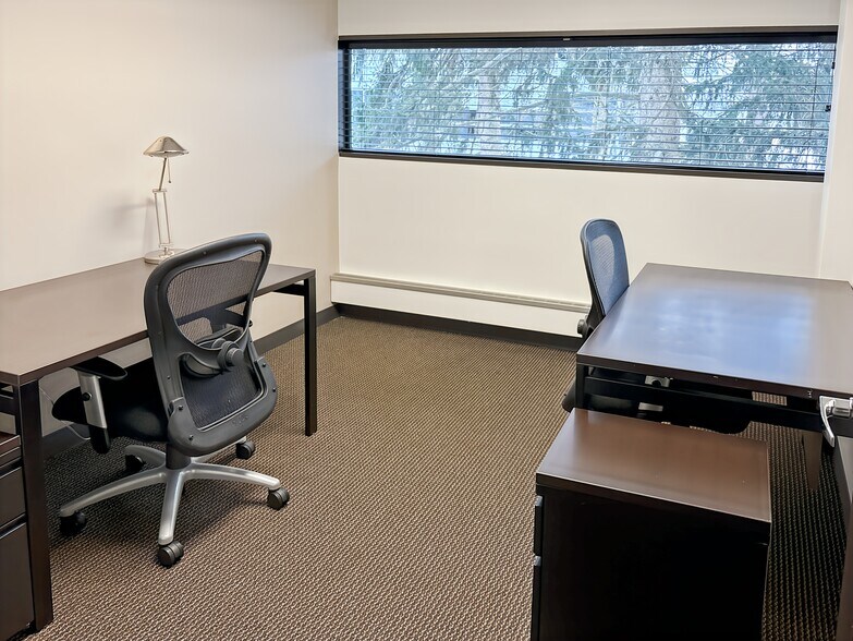 More Photos Of 41000 Woodward Ave, Bloomfield Hills Coworking Space