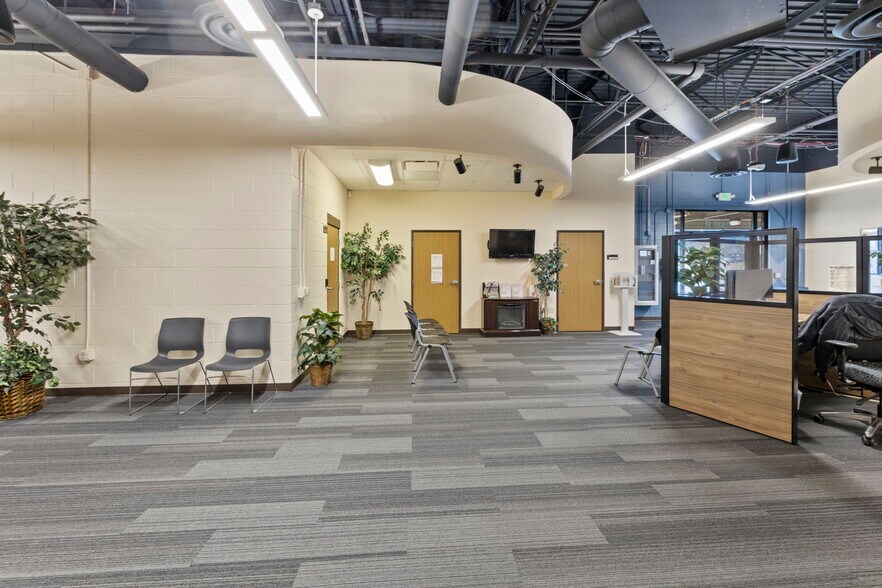 More Photos Of 6436 S Hwy 85-87, Colorado Springs General Retail For Sale