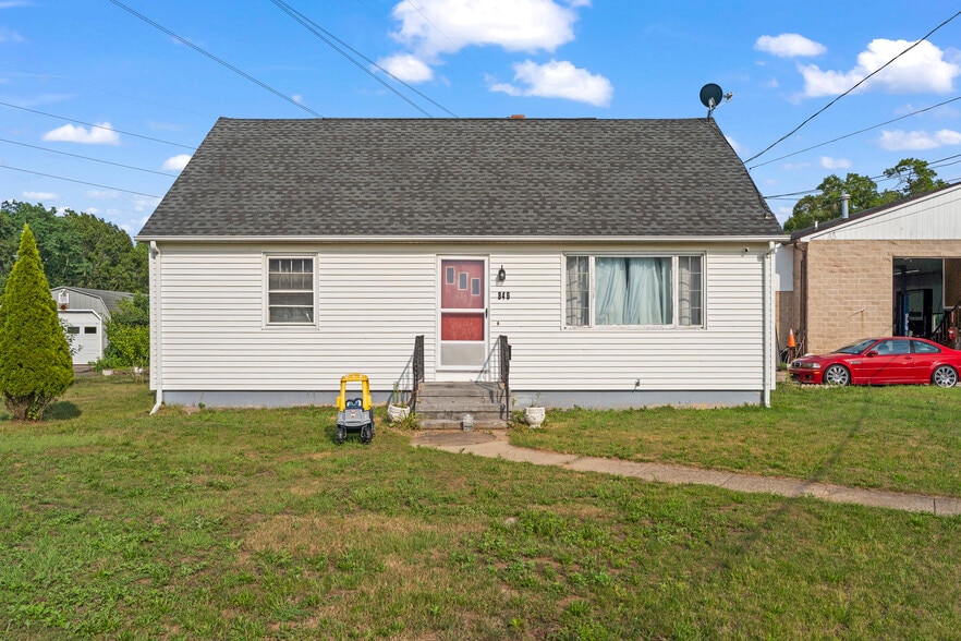 More Photos Of 846-860 S Colony Rd, Wallingford Storefront For Sale