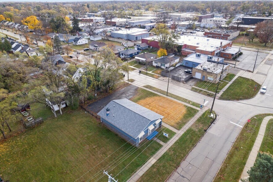 More Photos Of 22610 Rosewood St, Oak Park Office Residential For Sale