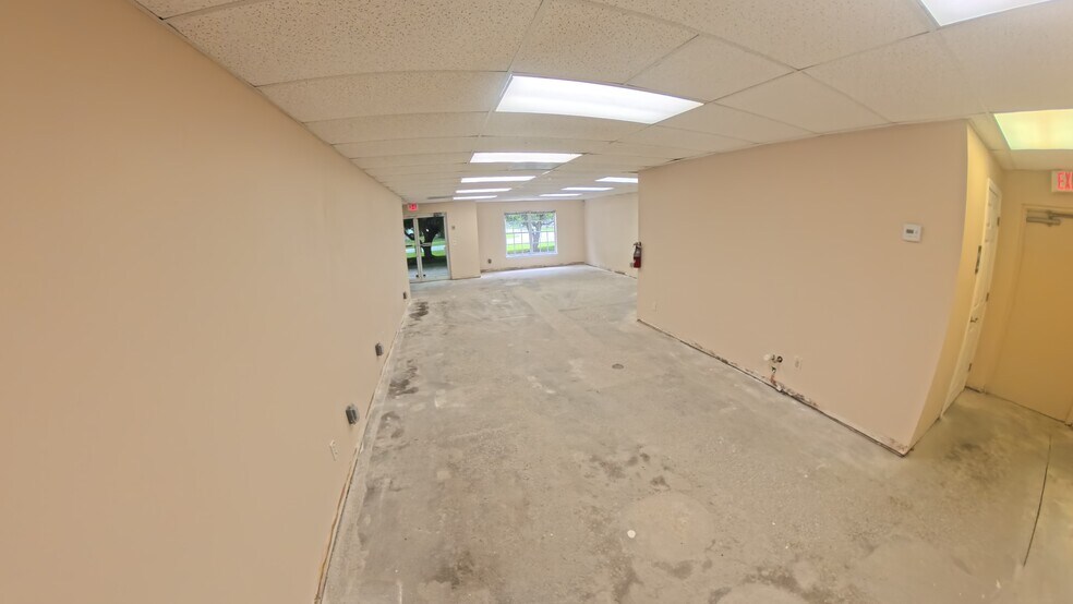 More Photos Of 2825 Business Center Blvd, Melbourne Distribution For Lease