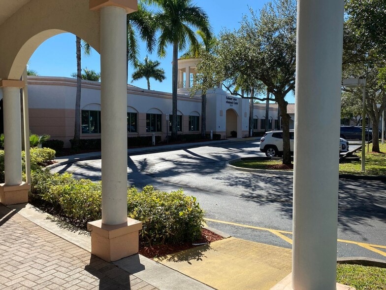 More Photos Of 2525 Embassy Dr S, Cooper City Office For Lease
