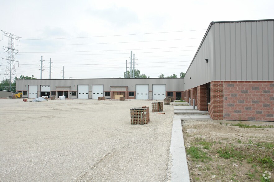 More Photos Of 155 E Chicago St, Cary Warehouse For Lease
