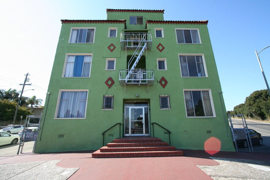Primary Photo Of 1458 E 33rd St, Oakland Apartments For Sale