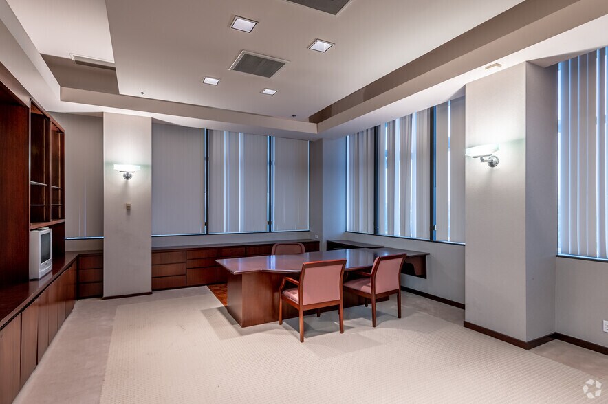 More Photos Of 625 N Grand Ave, Santa Ana Office For Sale