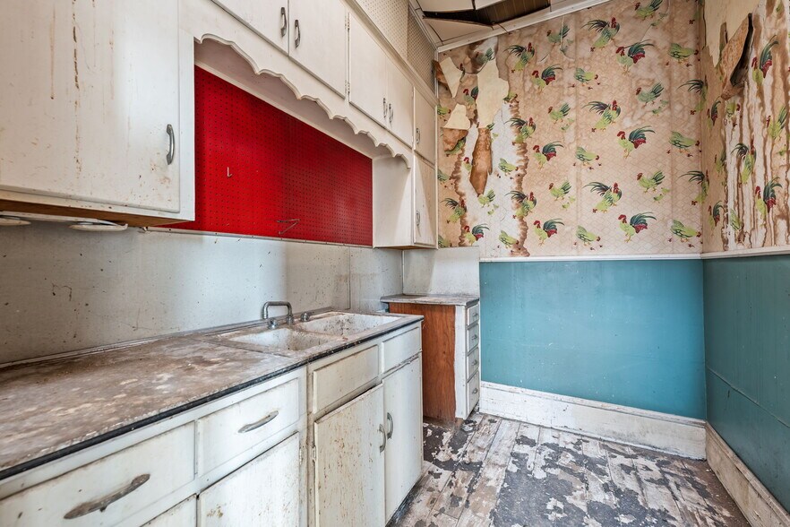 More Photos Of 101-105 S Scales St, Reidsville Storefront Retail Office For Sale